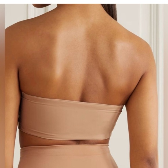 SKIMS Fits Everybody Bandeau Bra Top Nude Tan Strapless Size L Seamless NWT - Picture 3 of 10